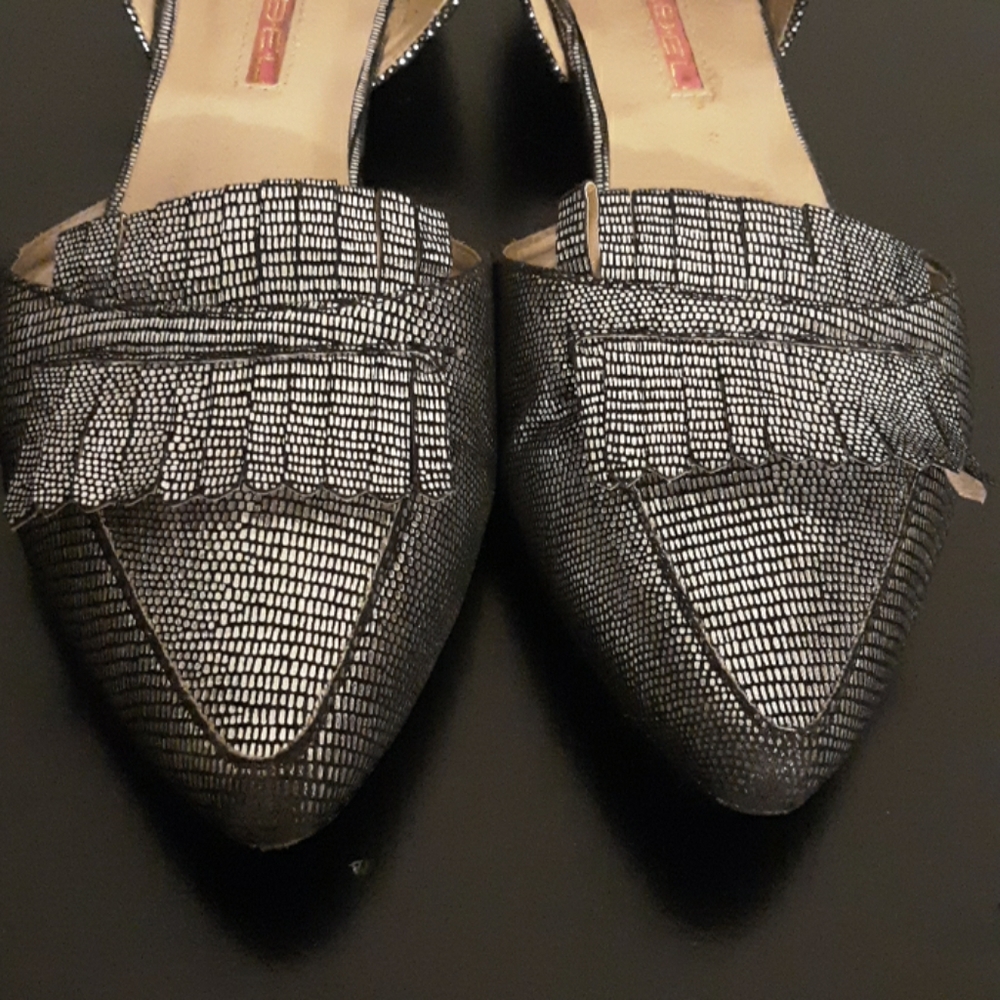 Flats - Picture 3 of 3